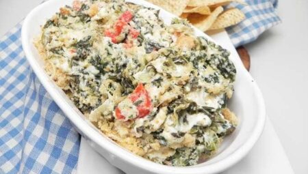 Skinny Spinach and Artichoke Dip