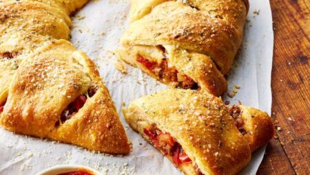 Pizza Stuffed Crescent Ring