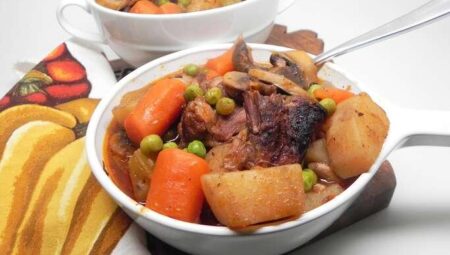 Slow Cooker Oxtail Stew