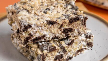 Cookies and Cream Rice Krispie Treats