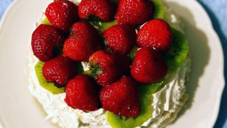 Best Ever New Zealand Pavlova