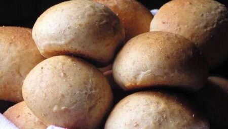 Diana’s Hawaiian Bread Rolls