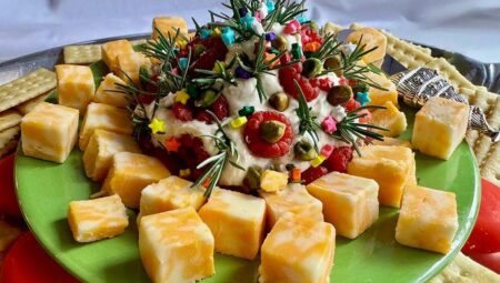 Christmas Tree Cheese Ball