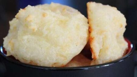 Brazilian Crispy Cheese Bread