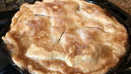 Grandma’s Iron Skillet Apple Pie